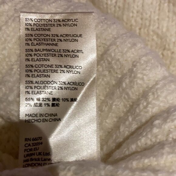 Free People BROOKSIDE TUNIC SWEATER IN IVORY. Various Sizes MED - LG & XL - Picture 5 of 5